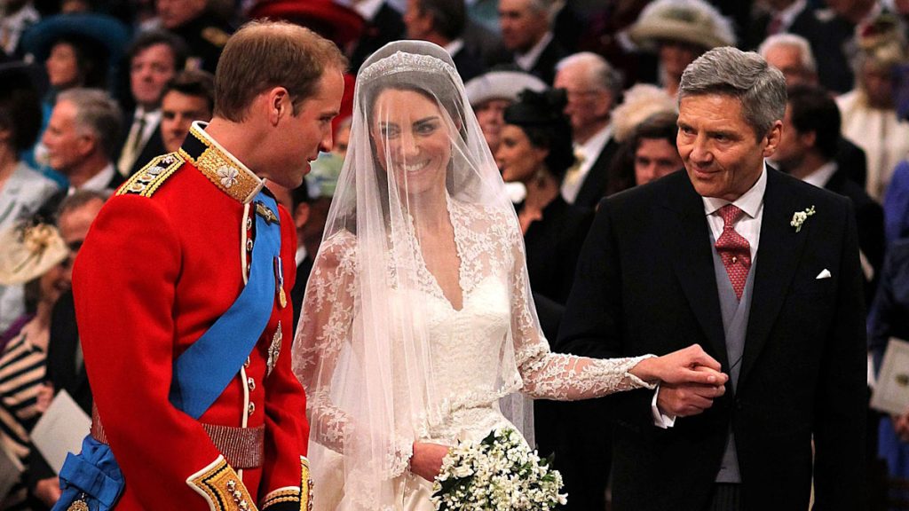 Prince William’s 6-word response as Kate Middleton met him on the altar – watch