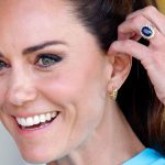 Kate Middleton is a bombshell with tumbling mermaid waves