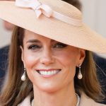 Kate Middleton plays the easiest curtsey three times – watch video