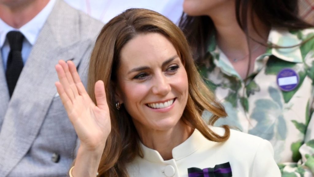 Kate Middleton’s emotional response following Wimbledon status ovation – printed