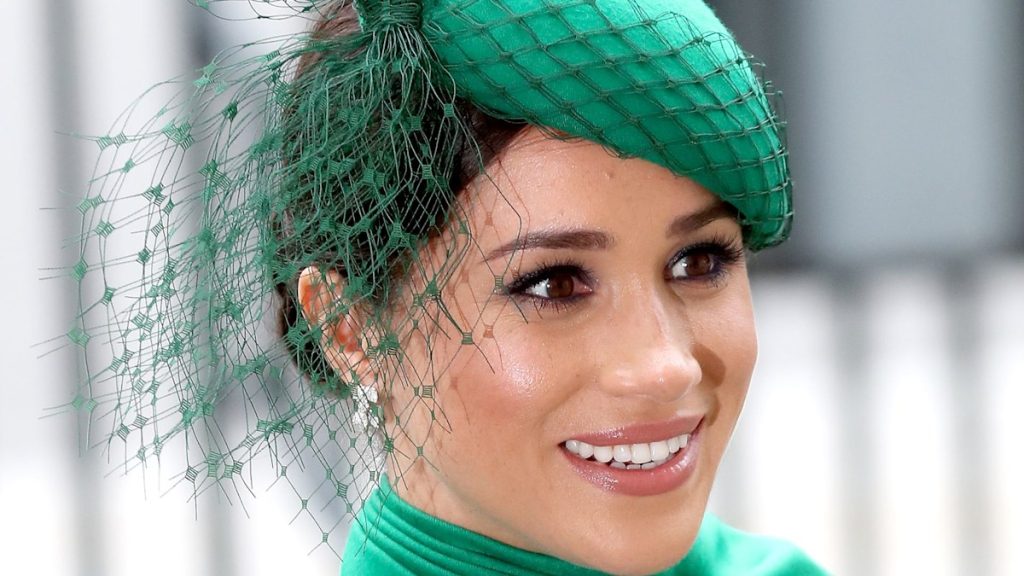 Meghan Markle stocks glimpse within scenic lounge as she hints against main information