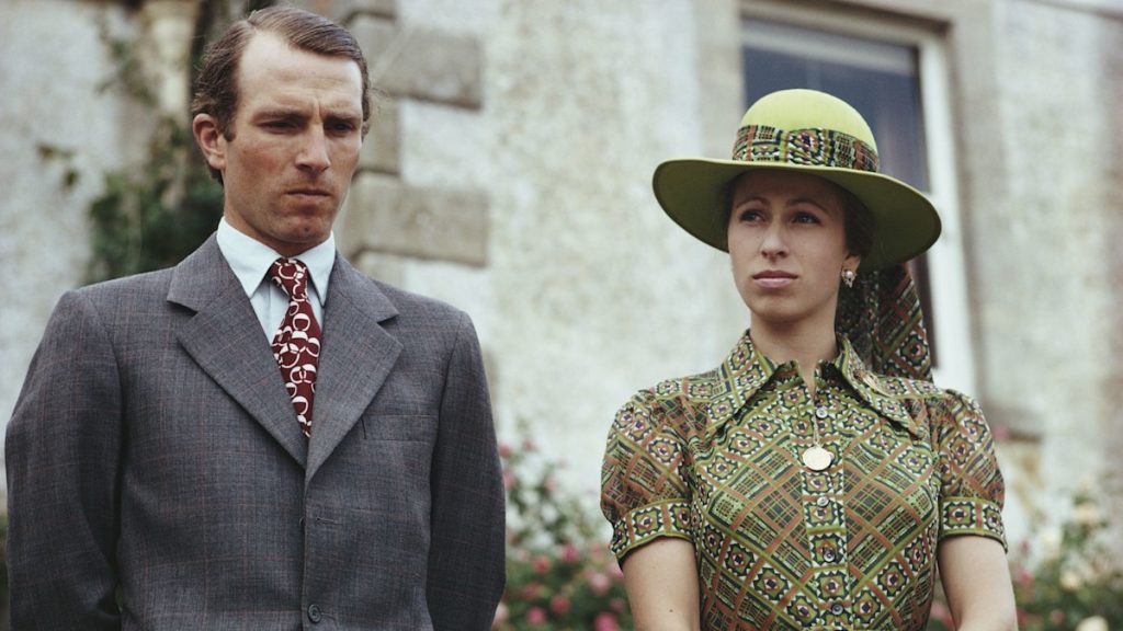 10 royal {couples} who divorced: King Charles and Princess Diana, Princess Anne and Mark Phillips & extra