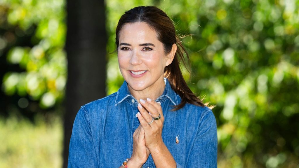 Queen Mary stocks love of nature identical to Kate Middleton at newest time out