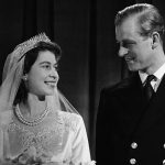 Abnormal 77-year-old memento from Queen Elizabeth’s wedding ceremony to be auctioned off