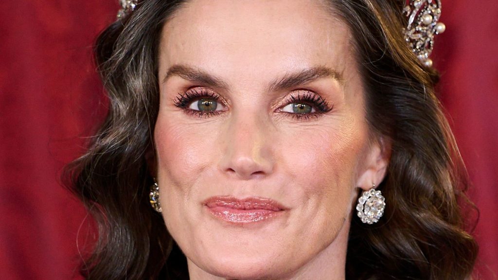 Queen Letizia places glamorous silver curls on complete show with 139-year-old Cartier tiara