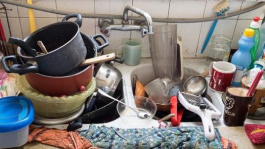 Permalink to Ibu-ibu Jangan Pernah Anggap Remeh Cuci Piring dan Bersihin Rumah, Karena Semua Ada Pahalanya